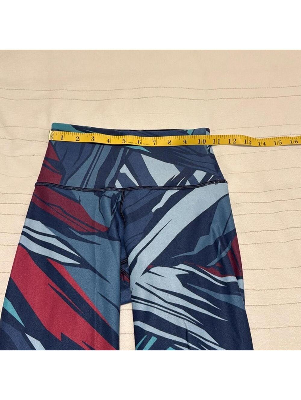 Peloton WITH Expedition High Waist Reversible Capri Legging Women's XS - Picture 7 of 9